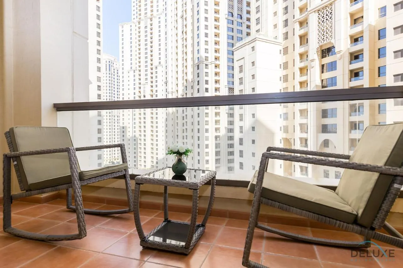 Apartment Pool Views Studio Minutes Away To Jbr Beach, Rimal 3 By Deluxe Holiday Homes Dubai