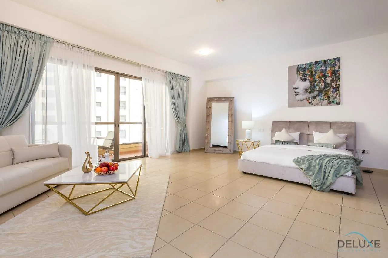 Apartment Pool Views Studio Minutes Away To Jbr Beach, Rimal 3 By Deluxe Holiday Homes Dubai United Arab Emirates