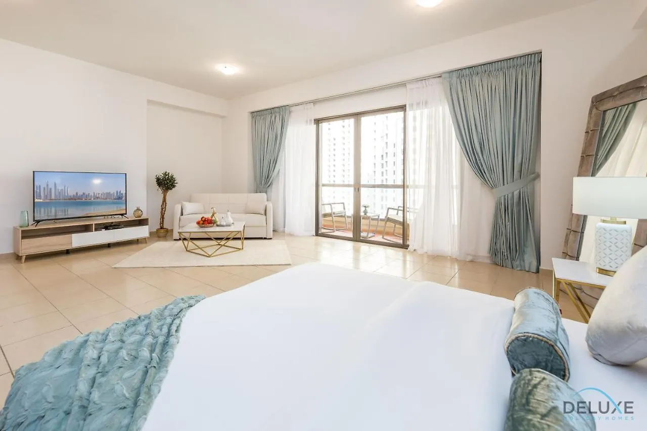 Pool Views Studio Minutes Away To Jbr Beach, Rimal 3 By Deluxe Holiday Homes Dubai Apartment