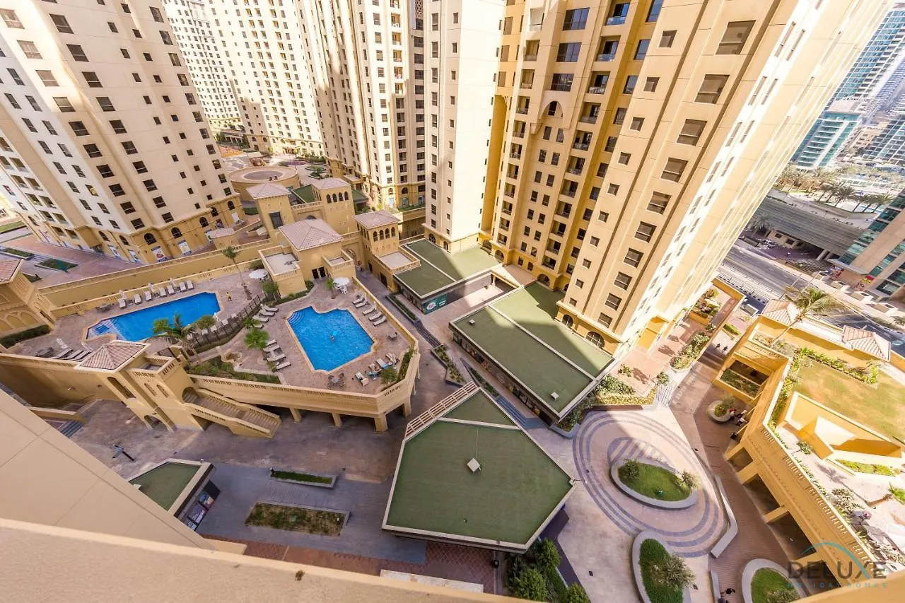 Apartment Pool Views Studio Minutes Away To Jbr Beach, Rimal 3 By Deluxe Holiday Homes Dubai