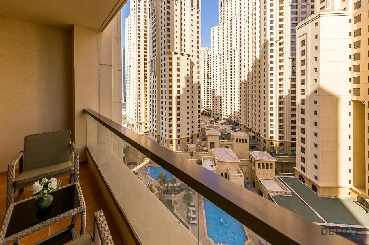 Apartment Pool Views Studio Minutes Away To Jbr Beach, Rimal 3 By Deluxe Holiday Homes Dubai