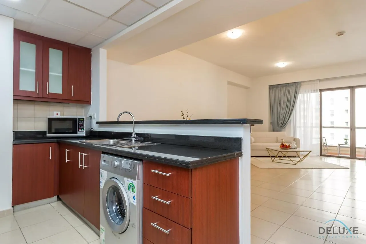Pool Views Studio Minutes Away To Jbr Beach, Rimal 3 By Deluxe Holiday Homes Dubai