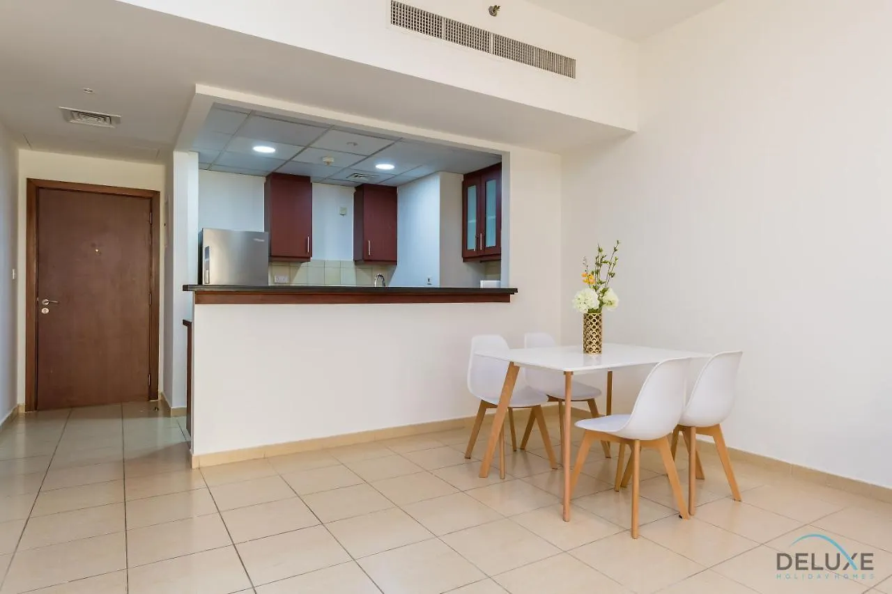 Pool Views Studio Minutes Away To Jbr Beach, Rimal 3 By Deluxe Holiday Homes Dubai Apartment