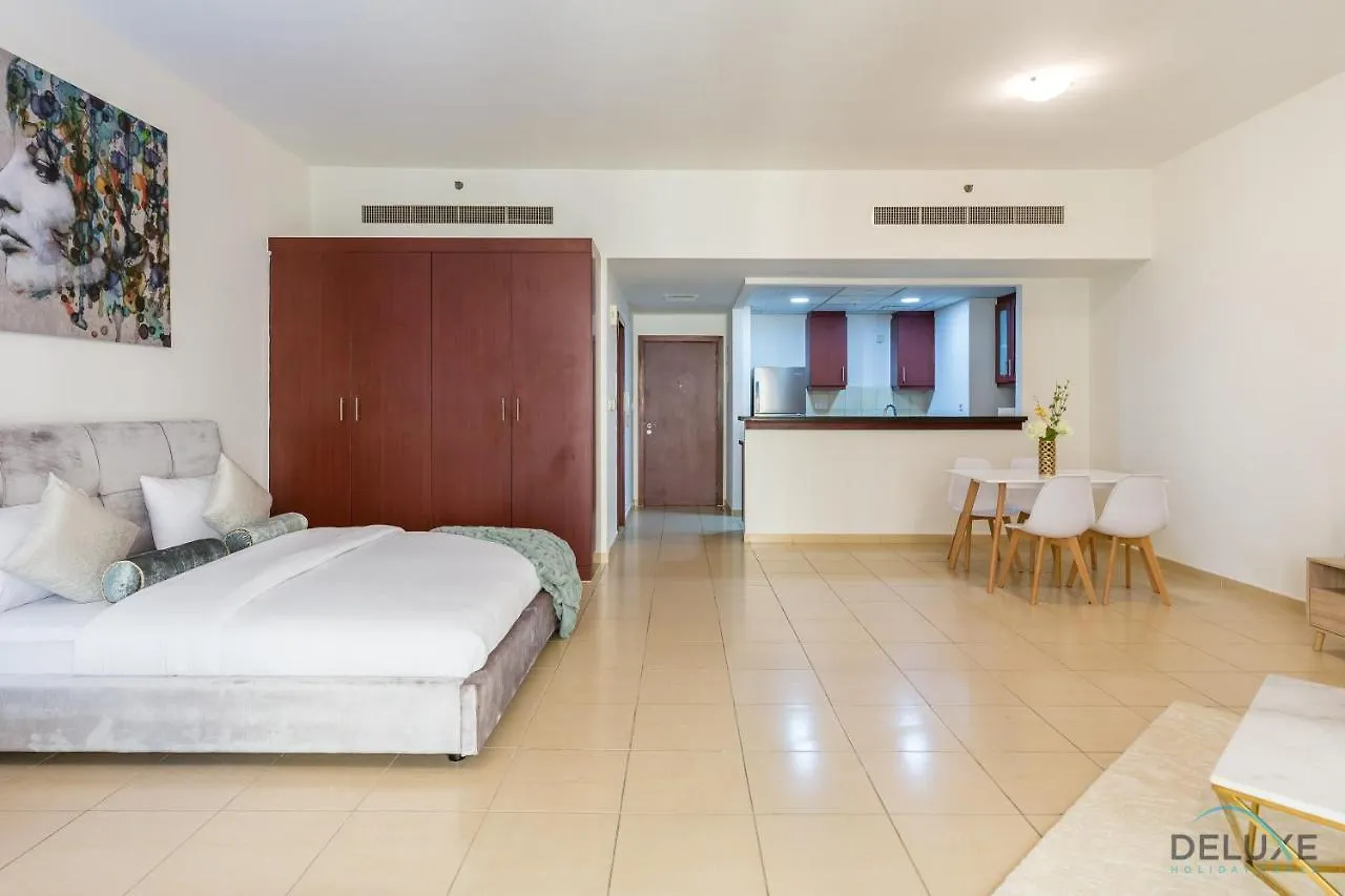 Pool Views Studio Minutes Away To Jbr Beach, Rimal 3 By Deluxe Holiday Homes Dubai