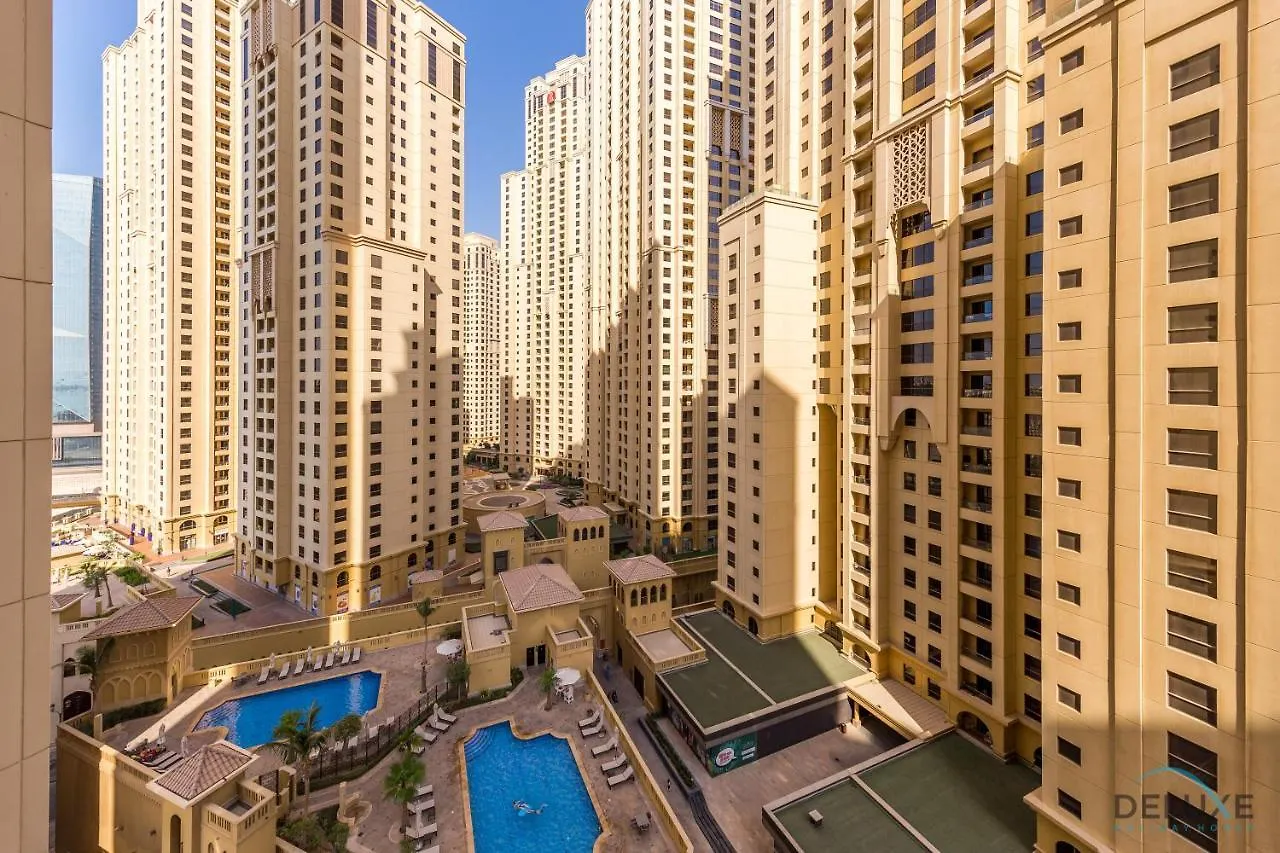 Apartment Pool Views Studio Minutes Away To Jbr Beach, Rimal 3 By Deluxe Holiday Homes Dubai
