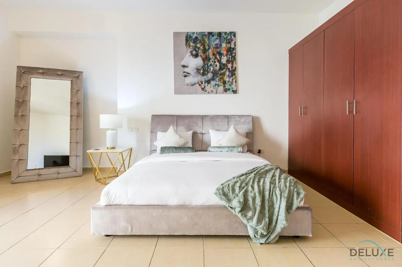 Pool Views Studio Minutes Away To Jbr Beach, Rimal 3 By Deluxe Holiday Homes Dubai