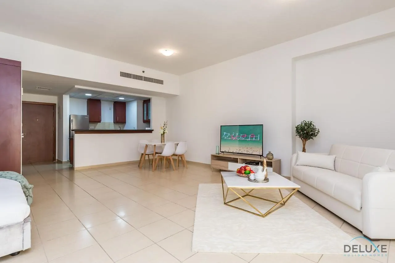 Pool Views Studio Minutes Away To Jbr Beach, Rimal 3 By Deluxe Holiday Homes Dubai United Arab Emirates