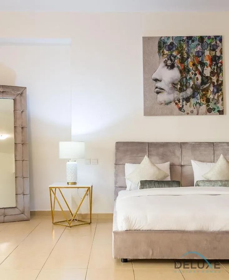 Apartment Pool Views Studio Minutes Away To Jbr Beach, Rimal 3 By Deluxe Holiday Homes Dubai United Arab Emirates